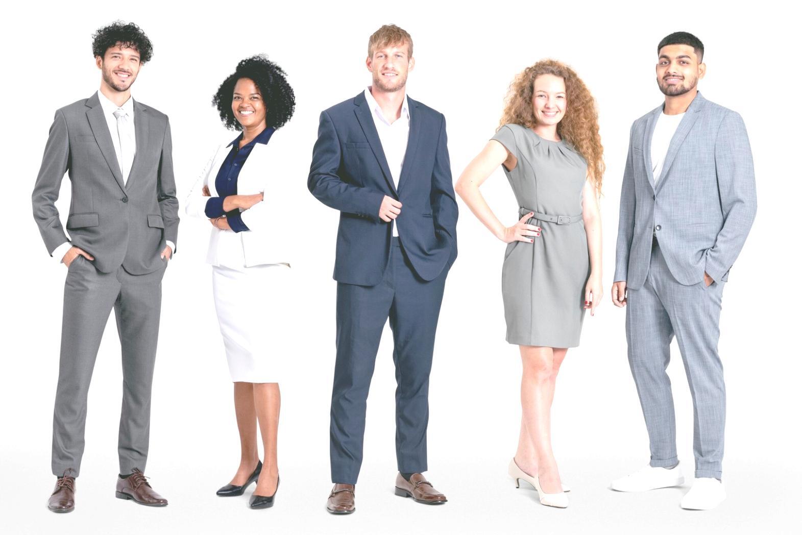 Pracovní stůl s finančními dokumenty a kalkulačkou připravený pro analýzu nákladů